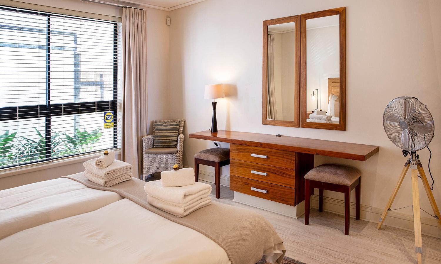74 On Marine Apartment Херманус Екстериор снимка