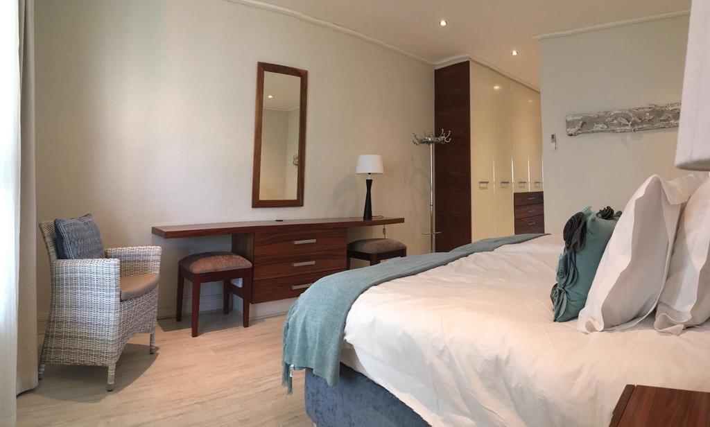 74 On Marine Apartment Херманус Екстериор снимка
