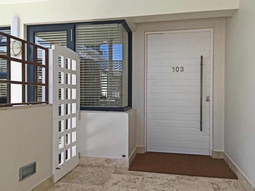 74 On Marine Apartment Херманус Екстериор снимка